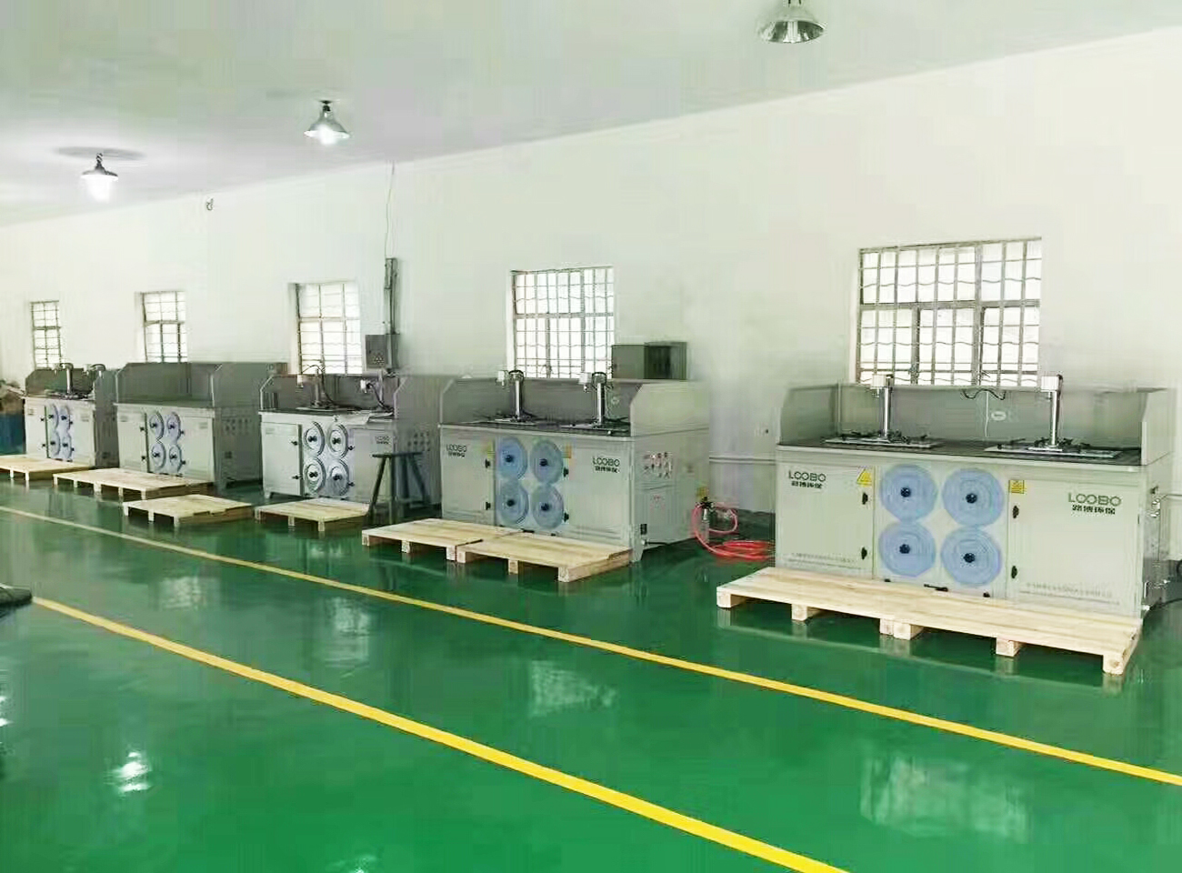 獨(dú)特設(shè)計(jì)，打磨除塵工作臺(tái)，滿足你的多種需求，讓您的工作更舒適